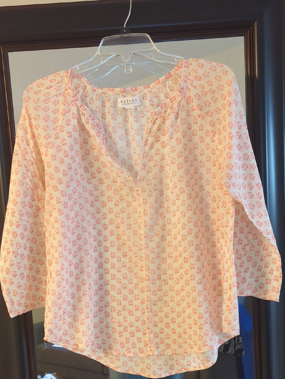 Velvet by Graham & Spencer Pale Orange Floral Split-Neck Blouse Size M